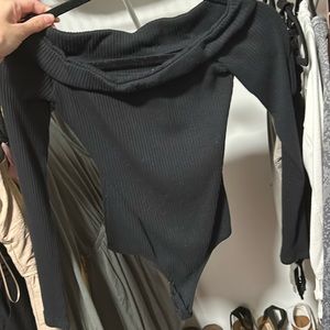 Black hollister long sleeve off the shoulder bodysuit